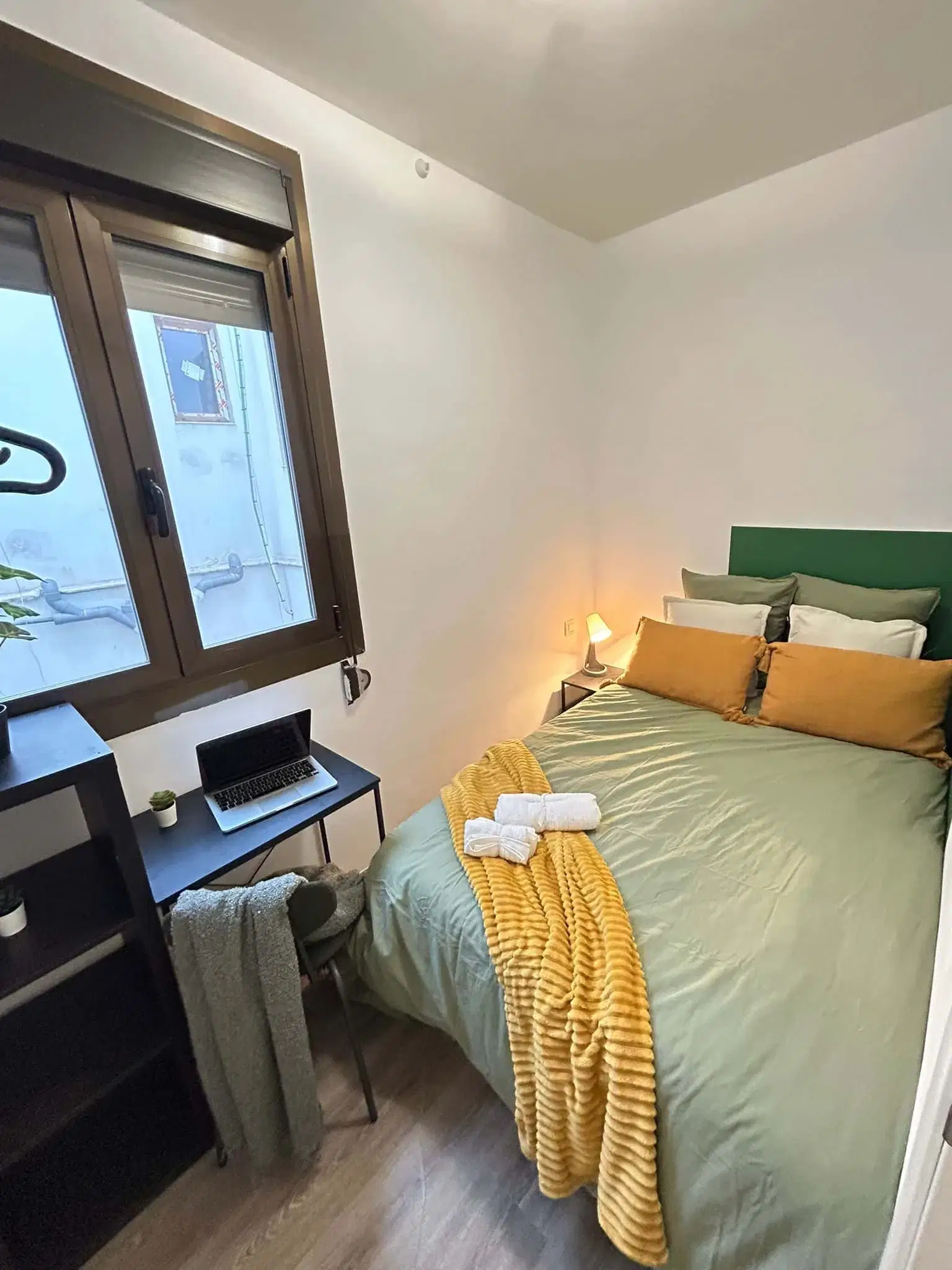 SPC 46002, Valencia – #180809: Room in 8 Bedroom 2 Bathroom (Carrer De Xàtiva)