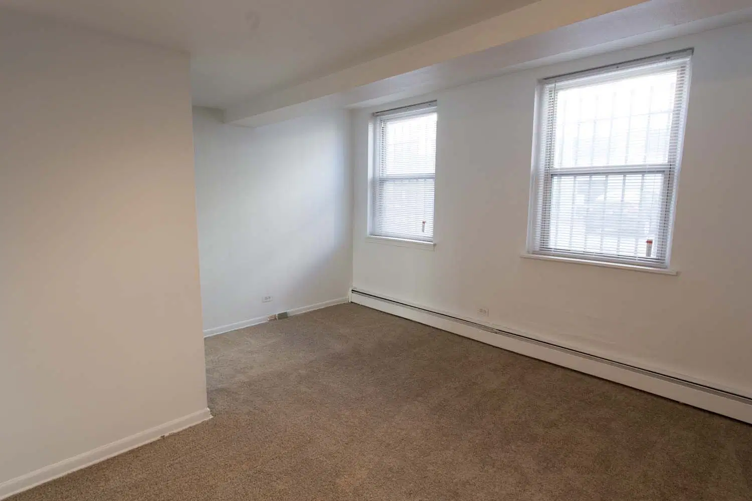 Harper Court, Chicago – 1 Bed 1 Bath