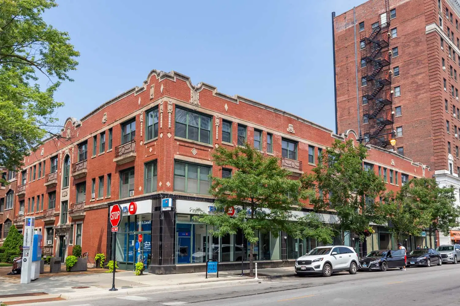 5500 S. Cornell Avenue, Chicago – Exterior