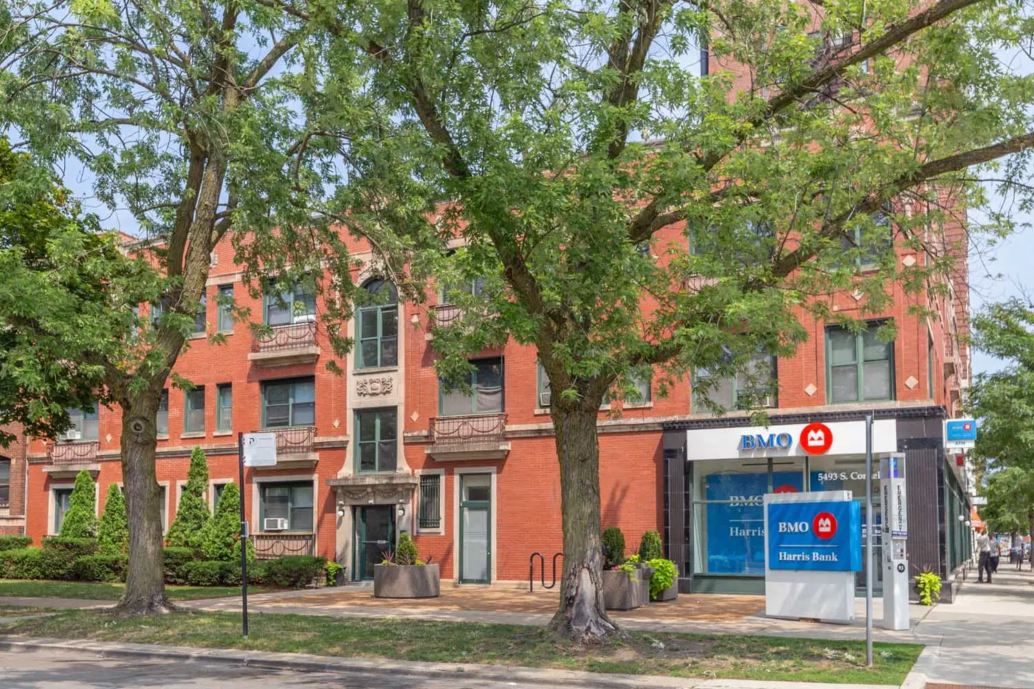 5500 S. Cornell Avenue, Chicago – Exterior