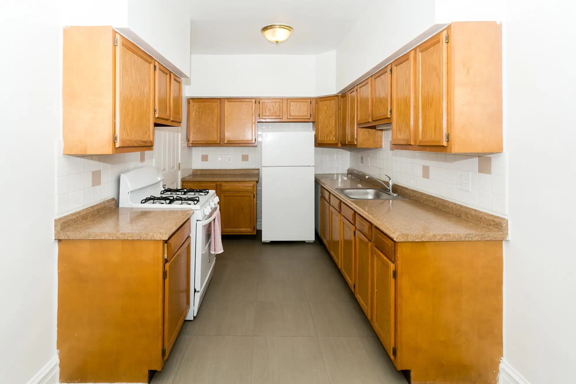 1101 E. Hyde Park Boulevard, Chicago – Kitchen