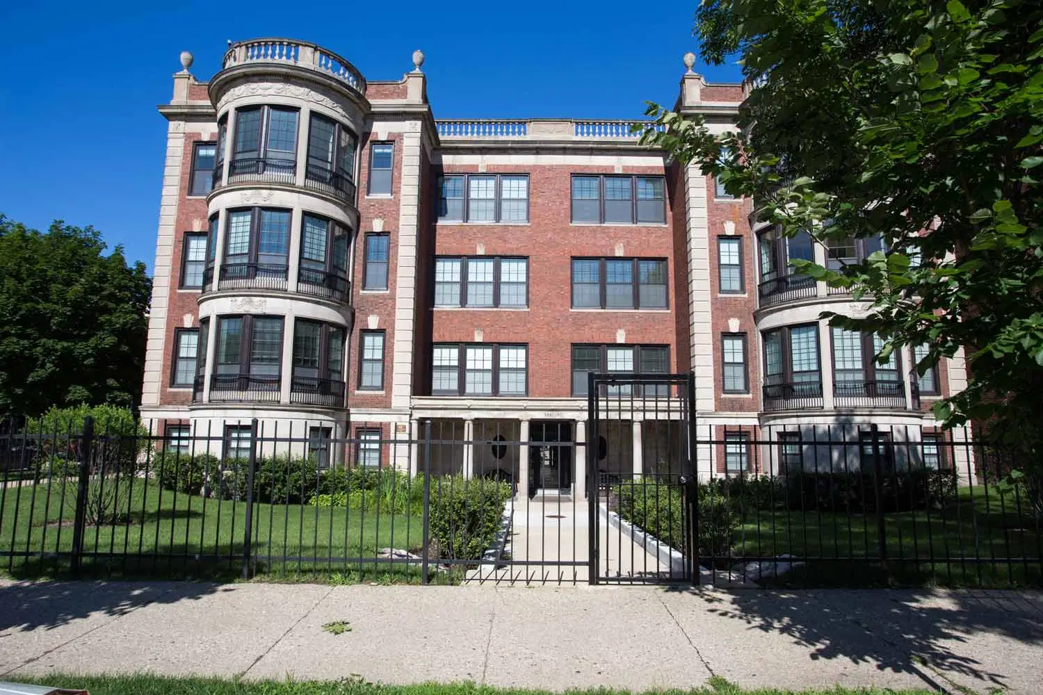 Paramour, Chicago – Exterior