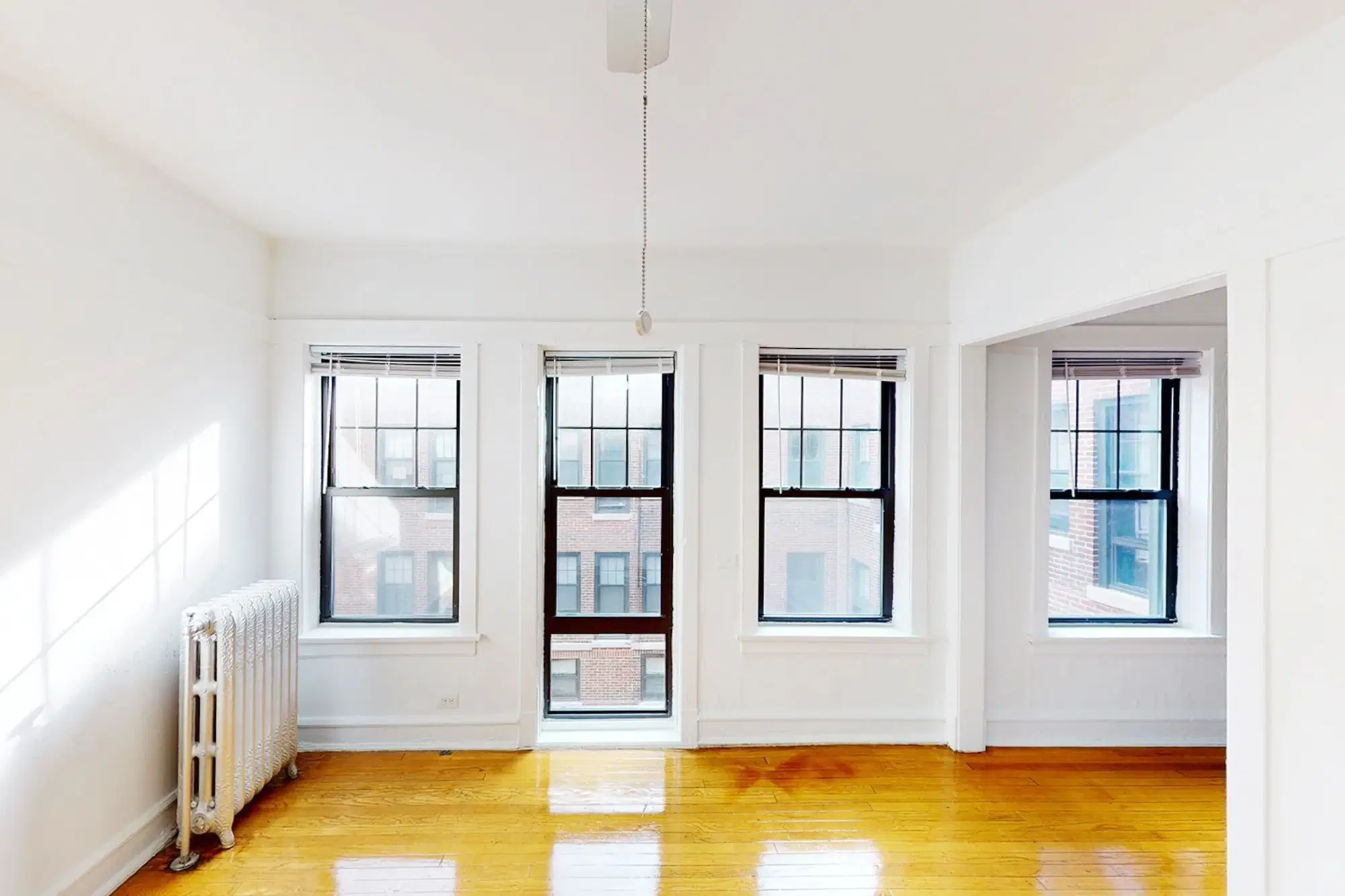 5202-5210 S. Cornell Avenue, Chicago – Bedroom