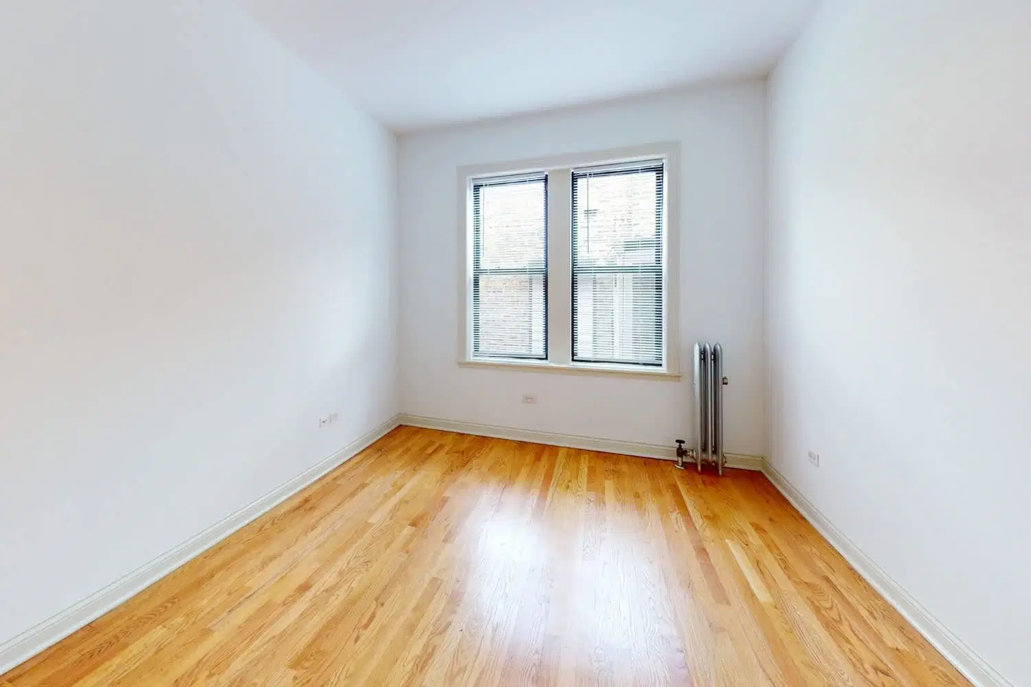 S. Drexel Boulevard, Chicago – Room