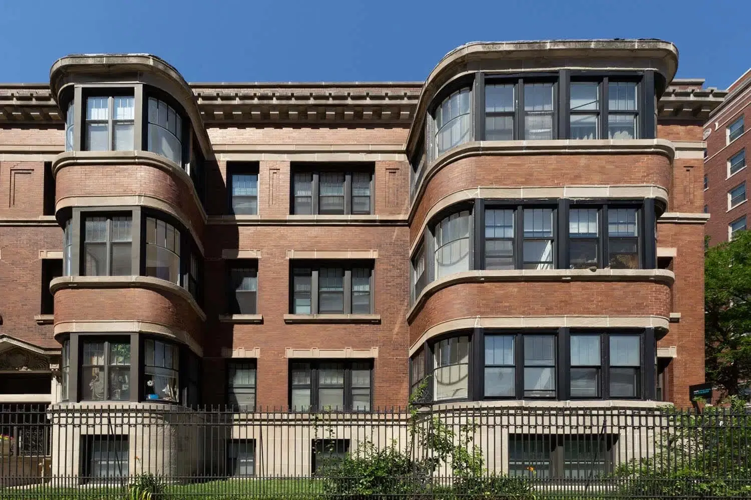 5300-5308 S. Hyde Park Boulevard, Chicago – Exterior