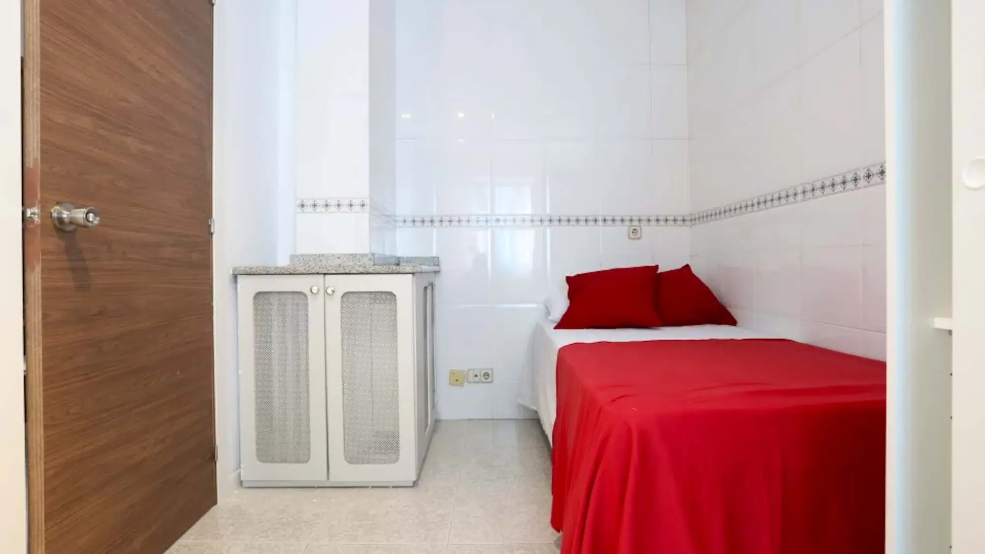 SPC 28046, Madrid – #131263: Room in 4 Bedroom 2 Bathroom (Paseo De La Castellana)