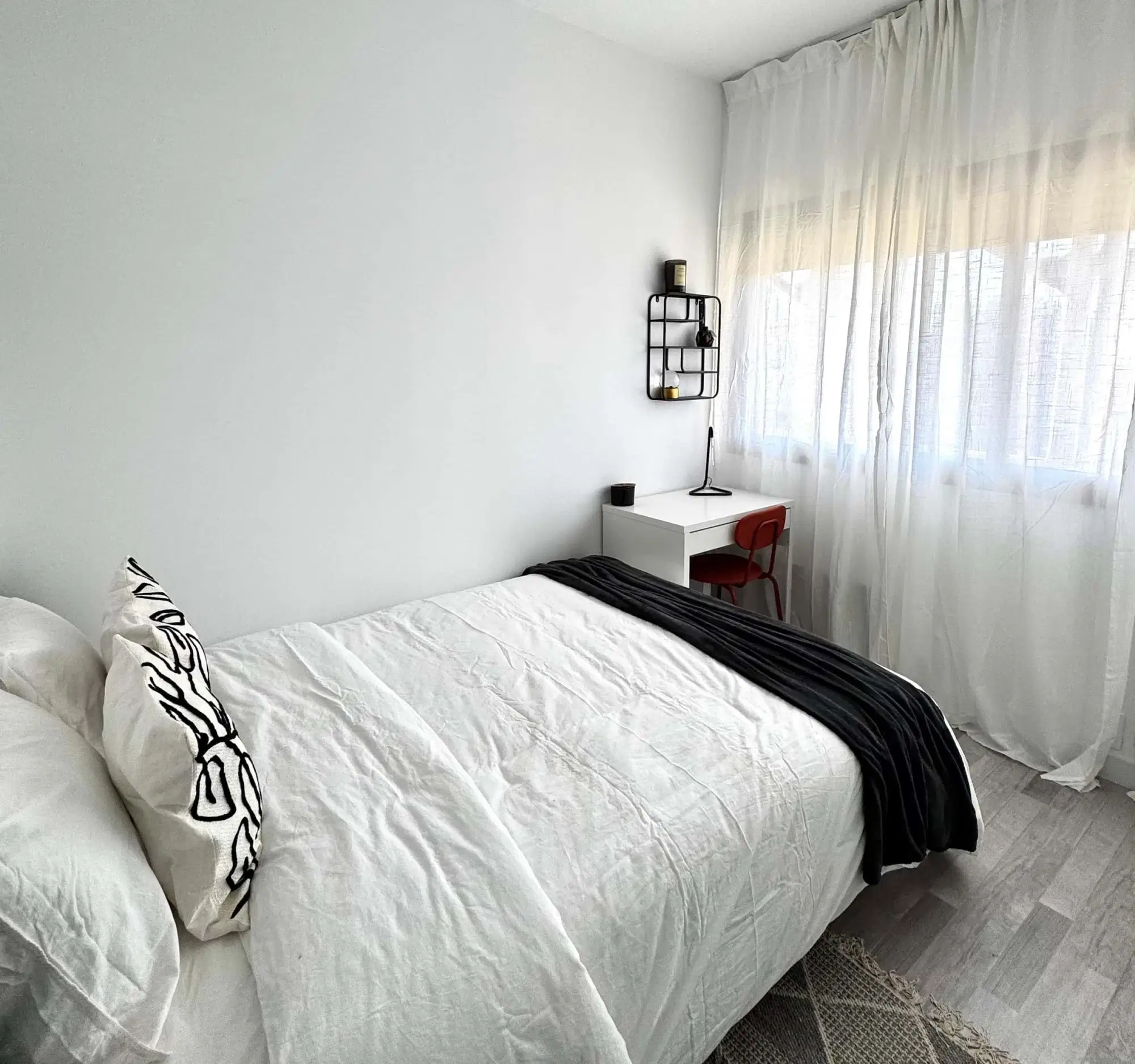 SPC 28046, Madrid – #182713: Room in 7 Bedroom 3 Bathroom (Paseo De La Castellana)