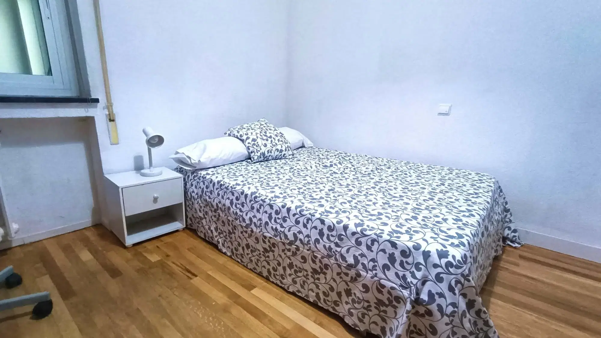 SPC 28046, Madrid – #119112: Room in 8 Bedroom 3 Bathroom (Paseo De La Castellana)