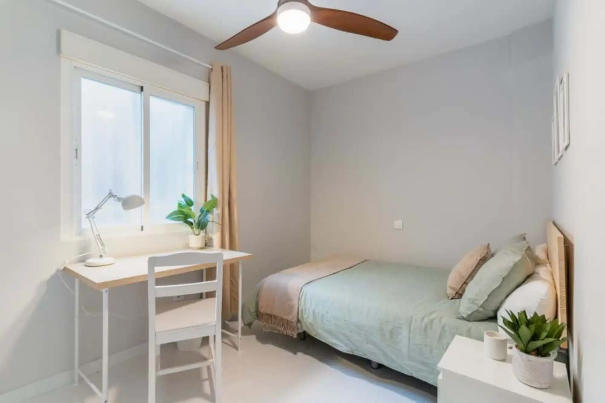 SPC 28025, Madrid – #177112: Room in 3 Bedroom 1 Bathroom (Calle De Aceuchal)