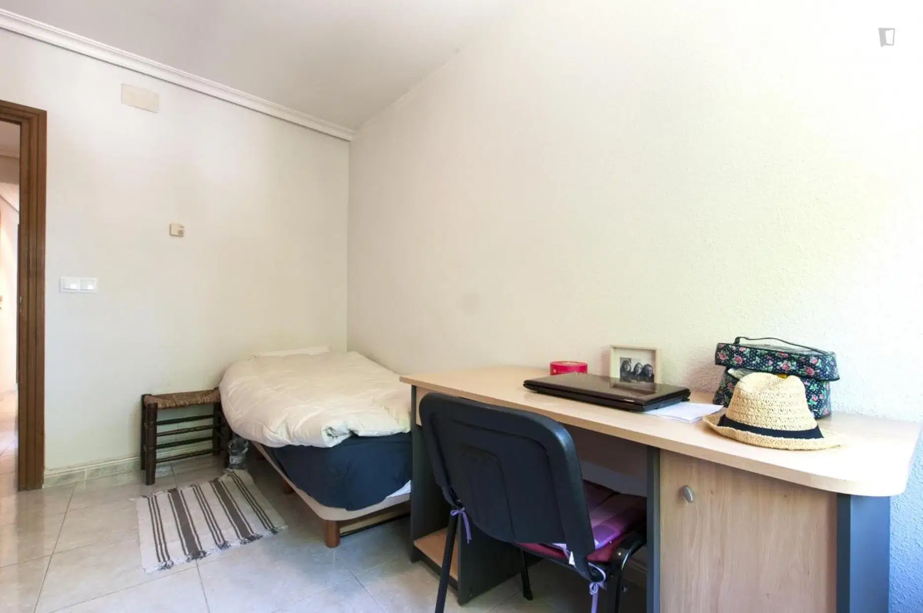 SPC 28025, Madrid – #61231: Room in 5 Bedroom 2 Bathroom (Plaza De Coímbra)
