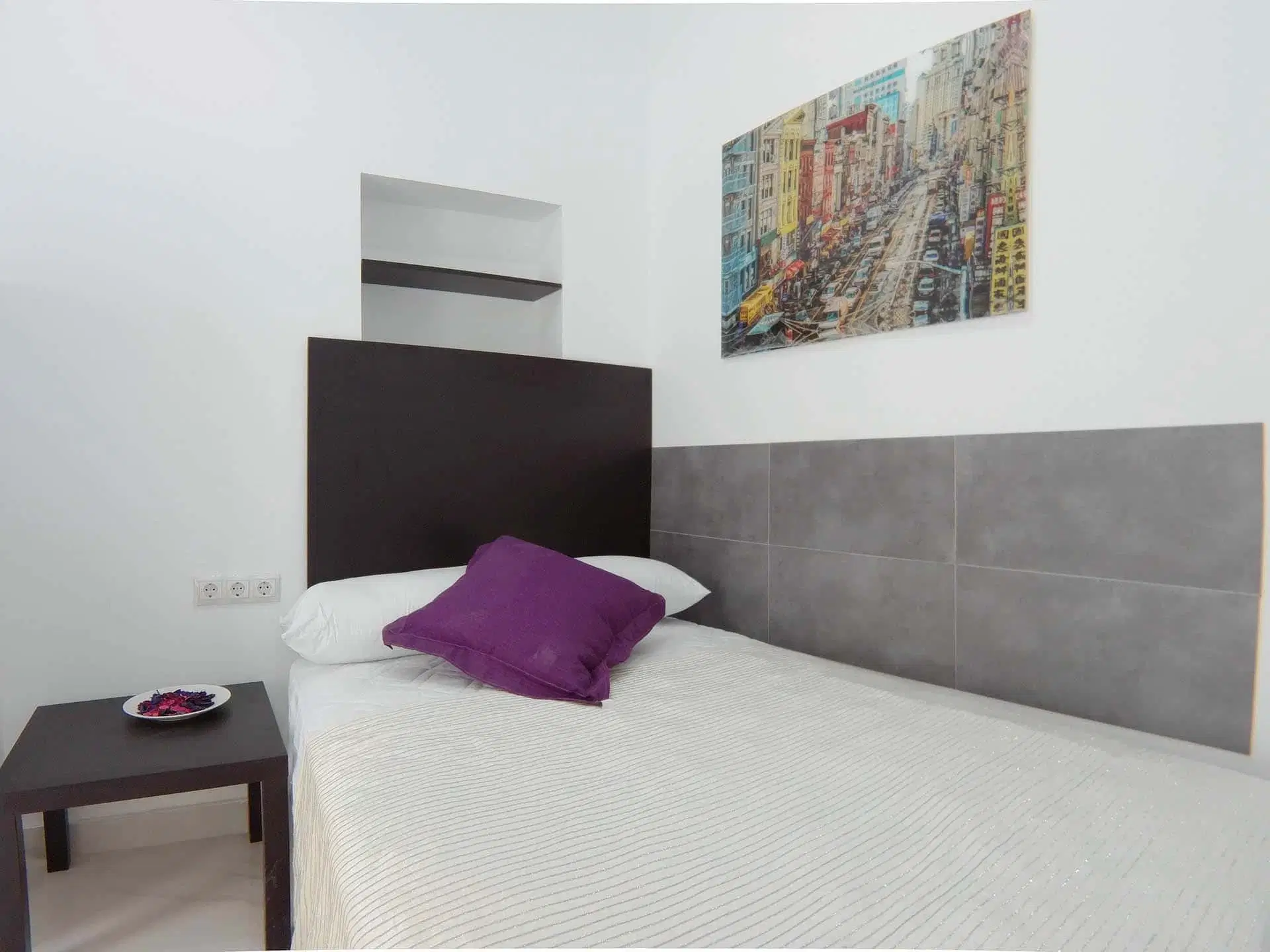 SPC 28026, Madrid – #98494: Room in a 8 Bed 7 Bath (Calle De Almendrales)