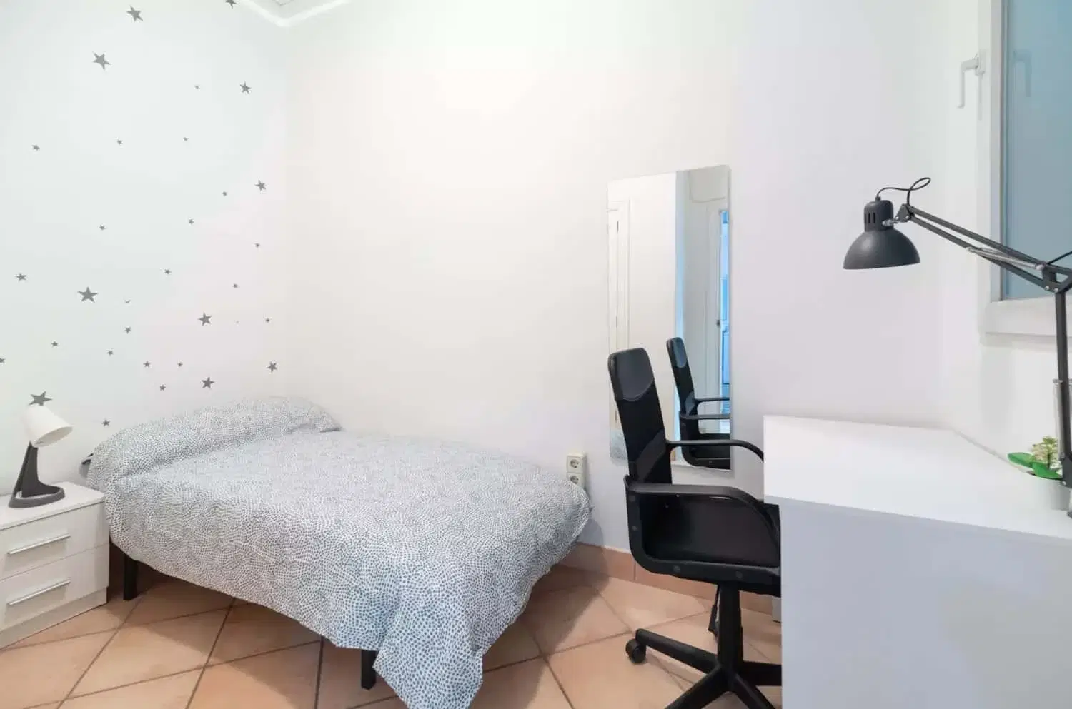 SPC 46004, Valencia – #105929: Room in a 5 Bedroom 2 Bathroom (Carrer Del General San Martín)