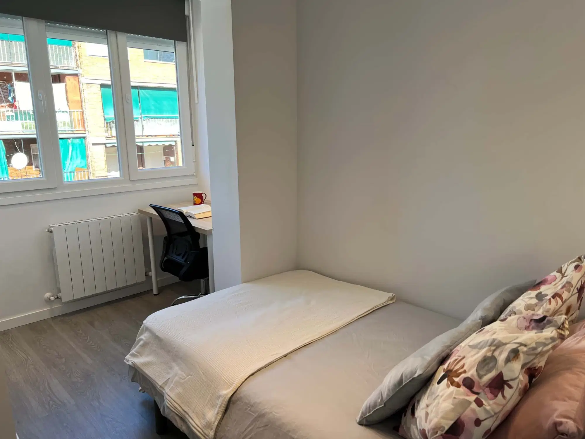 SPC 28047, Madrid – #165672: 4 Bed 2 Bath (Calle De Valmojado)
