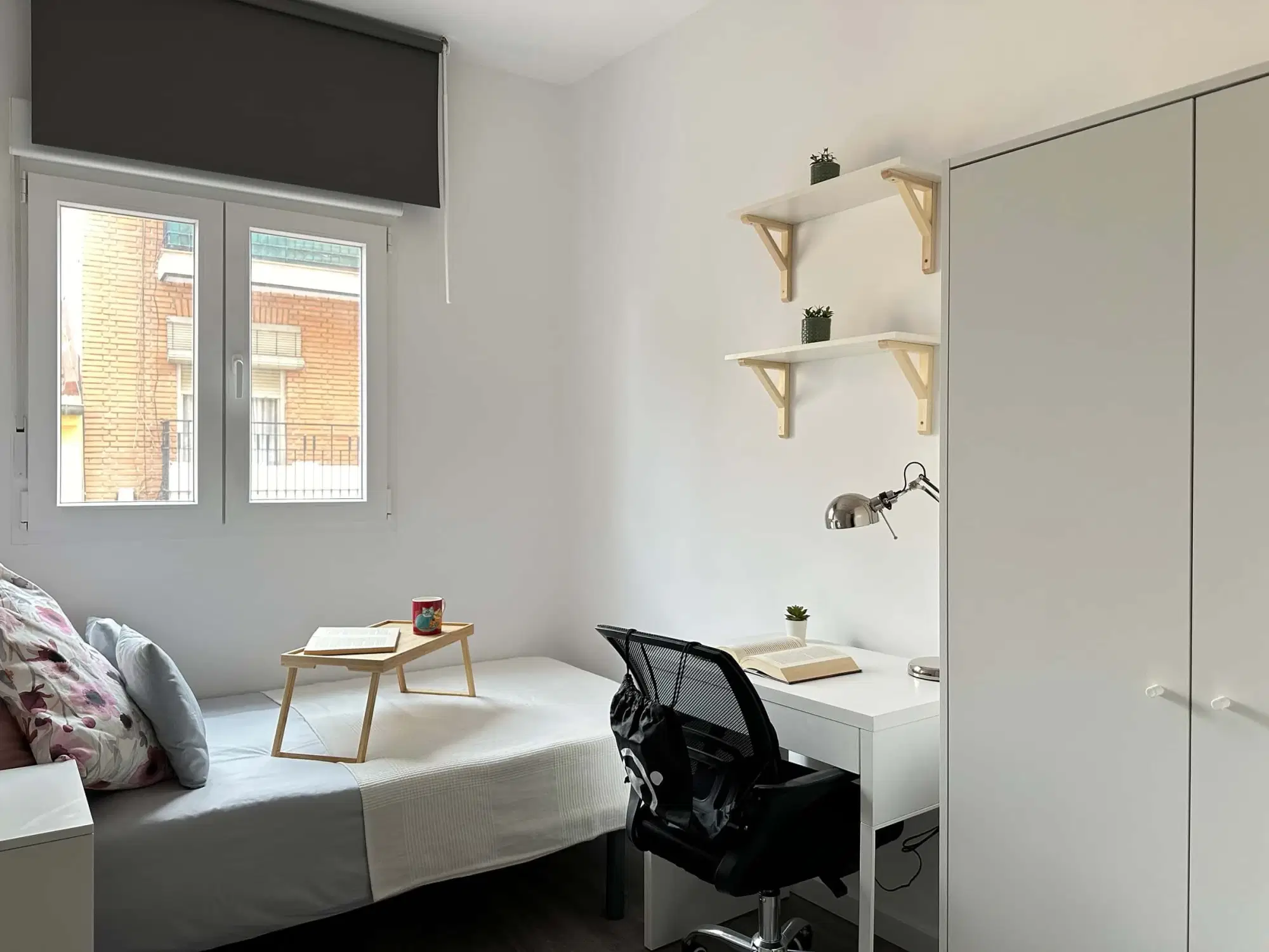 SPC 28047, Madrid – #175905: Room in a 10 Bedroom 3 Bathroom (Calle De Pradales)