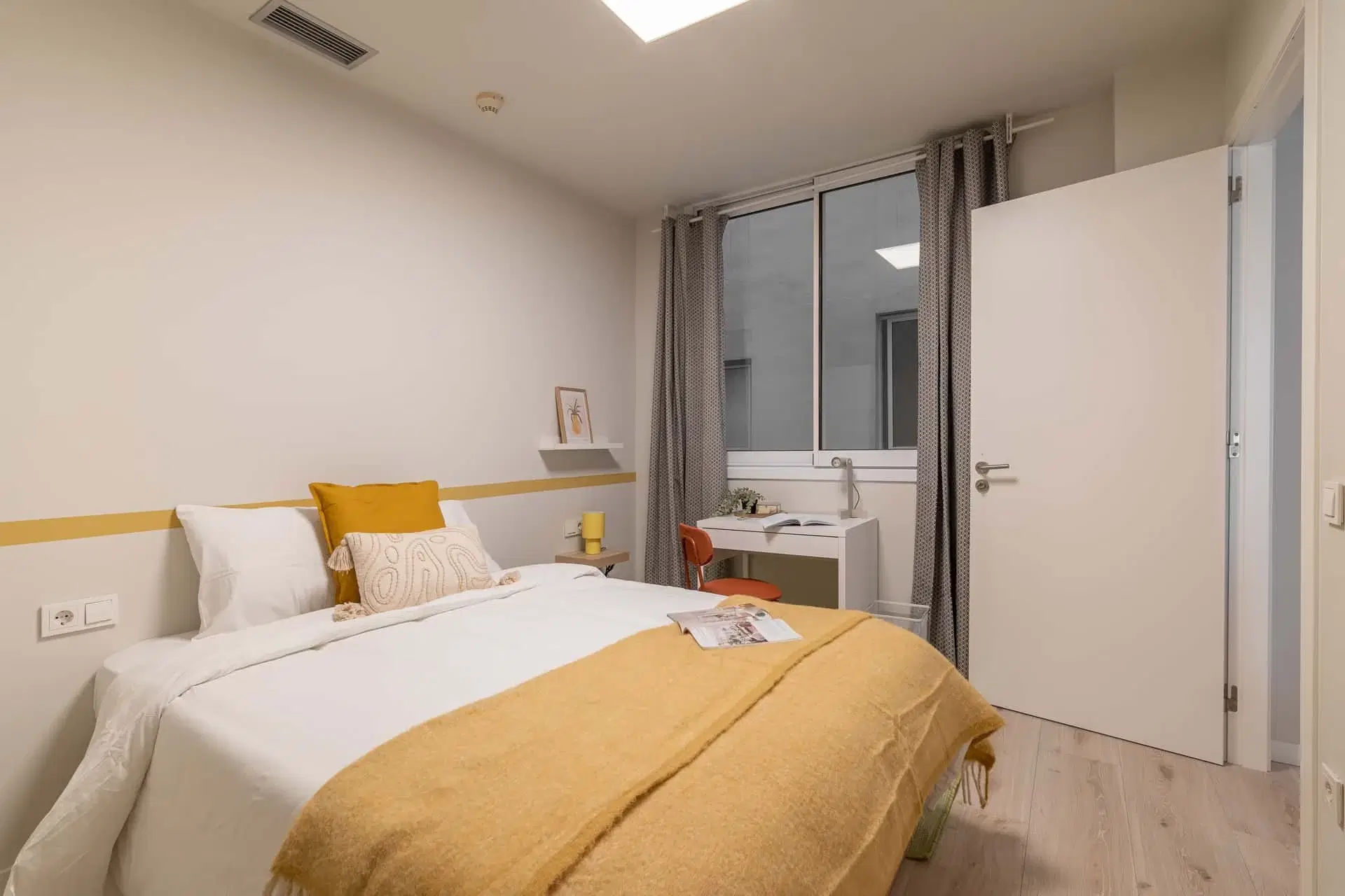 SPC 8029, Barcelona – #181100: Room in a 5 Bedroom 2 Bathroom (Carrer De Numància)