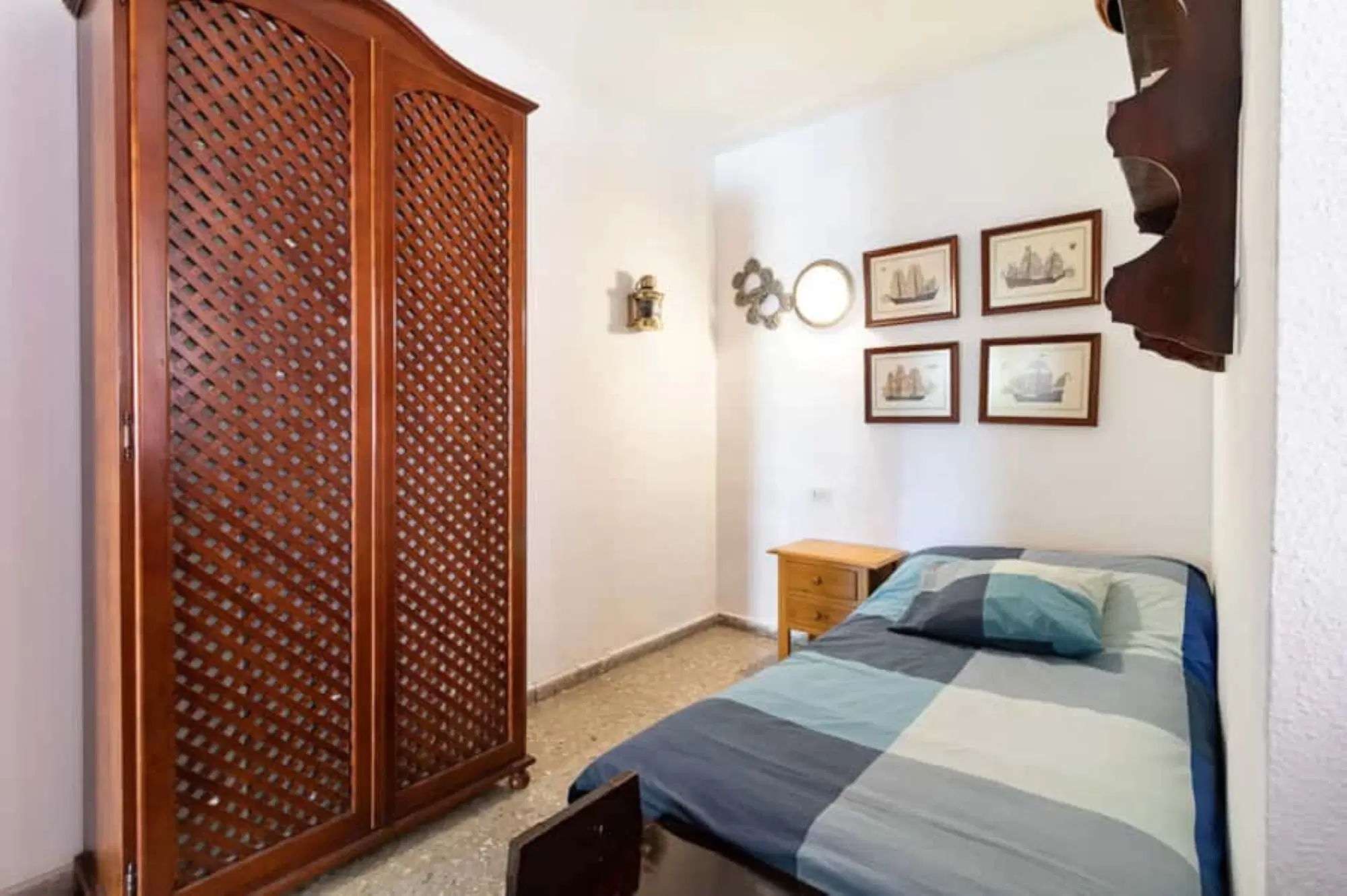 SPC 46023, Valencia – #126295: Room in 4 Bedroom 1 Bathroom (Carrer De Fuencaliente)