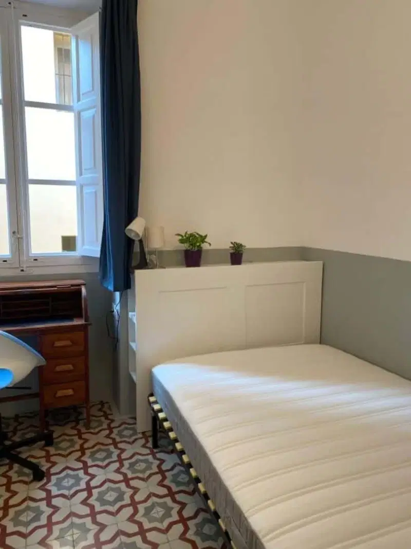 SPC 46003, Valencia – #182103: Room in a 5 Bedroom 2 Bathroom (Carrer De L'almodí)