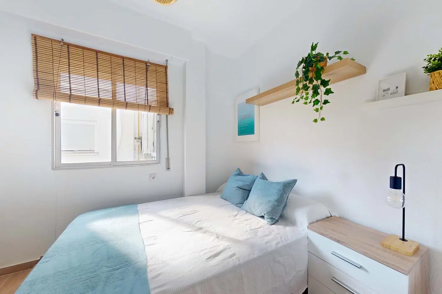 SPC 46011, Valencia – Room in 5 Bedroom 2 Bathroom (Carrer D'escalante)