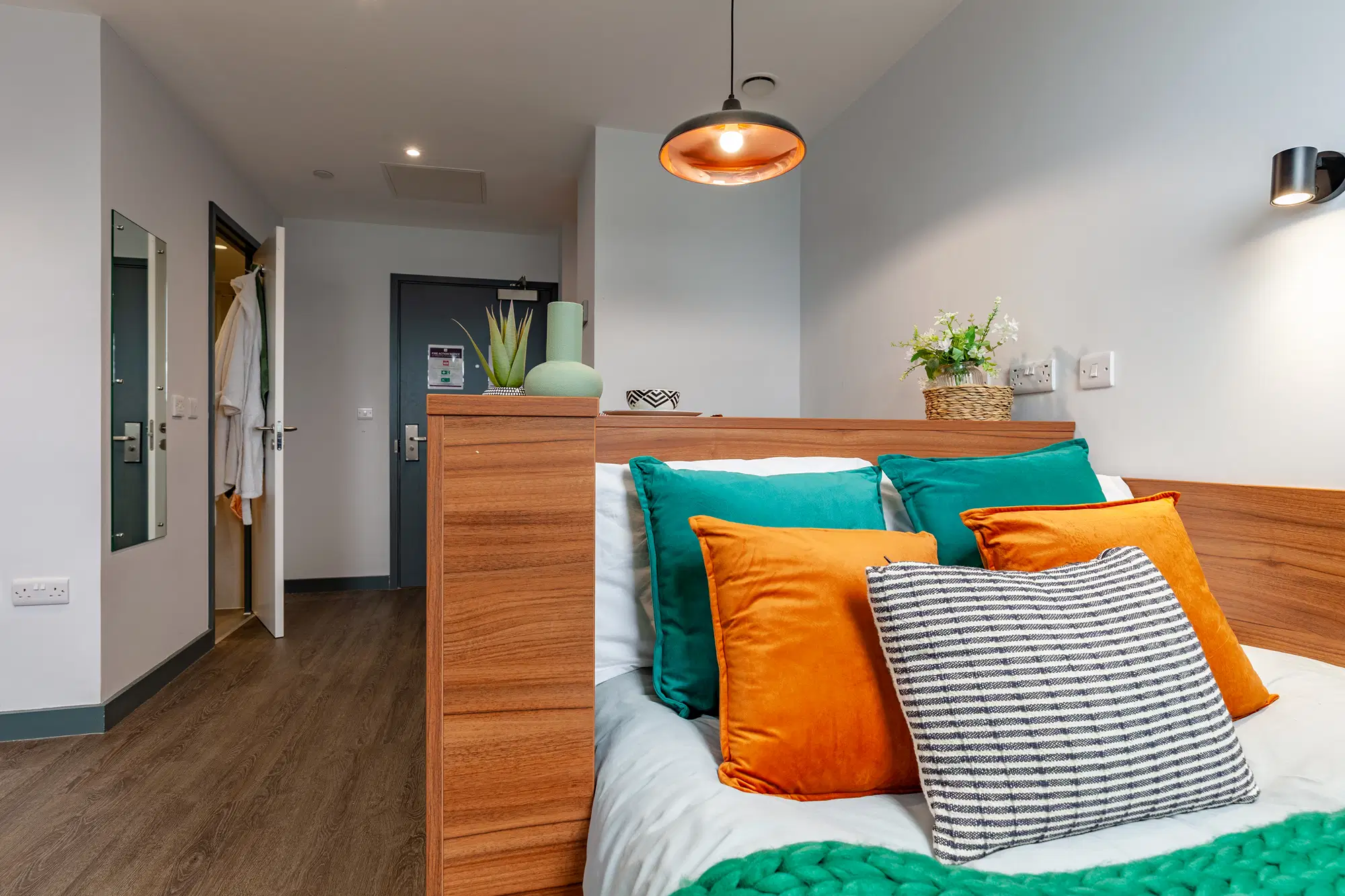 Straits Garden, Egham – Premium Plus Studio
