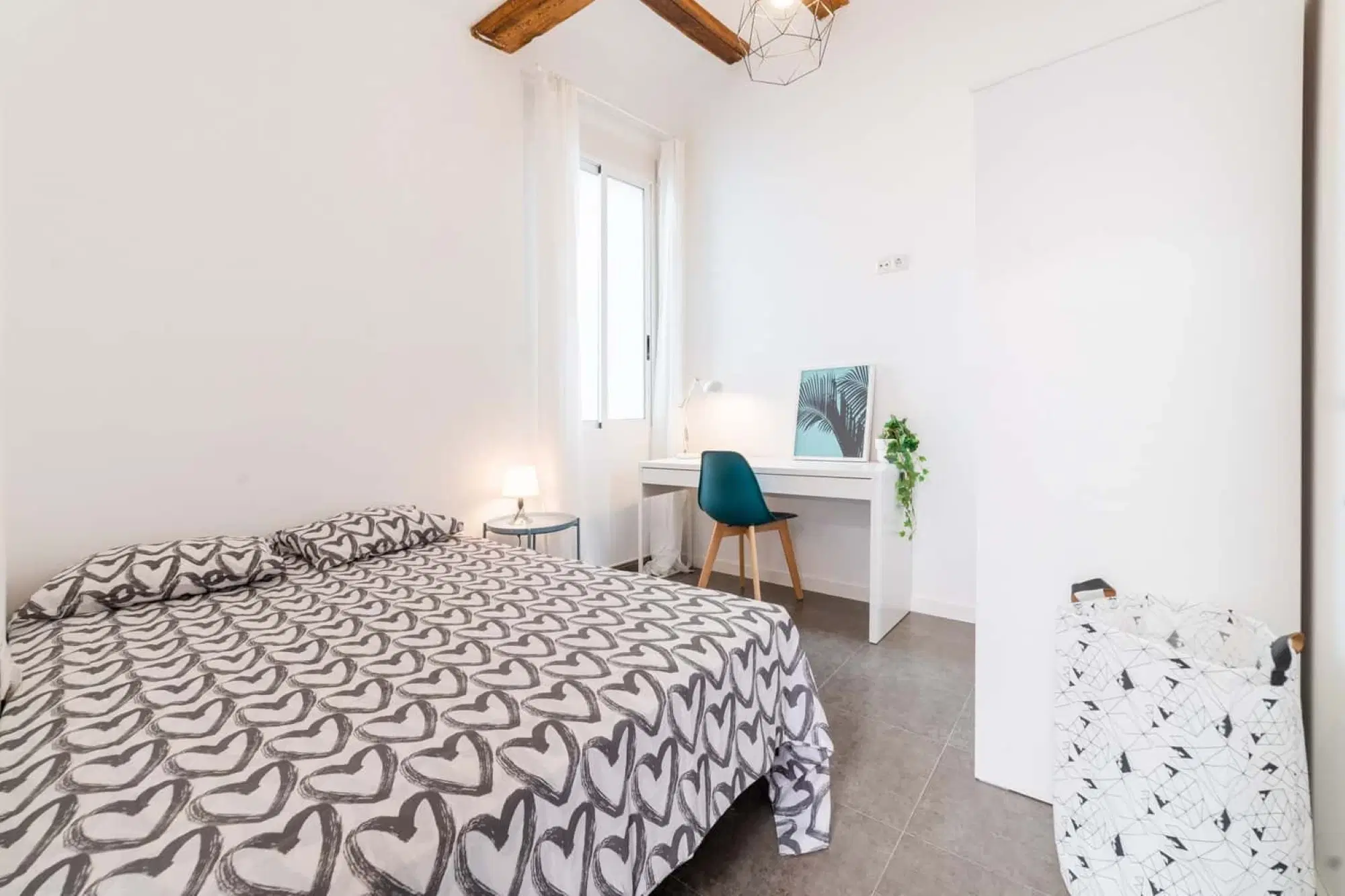 SPC 46001, Valencia – #146338: Room in 6 Bedroom 2 Bathroom (Carrer De Santa Teresa)
