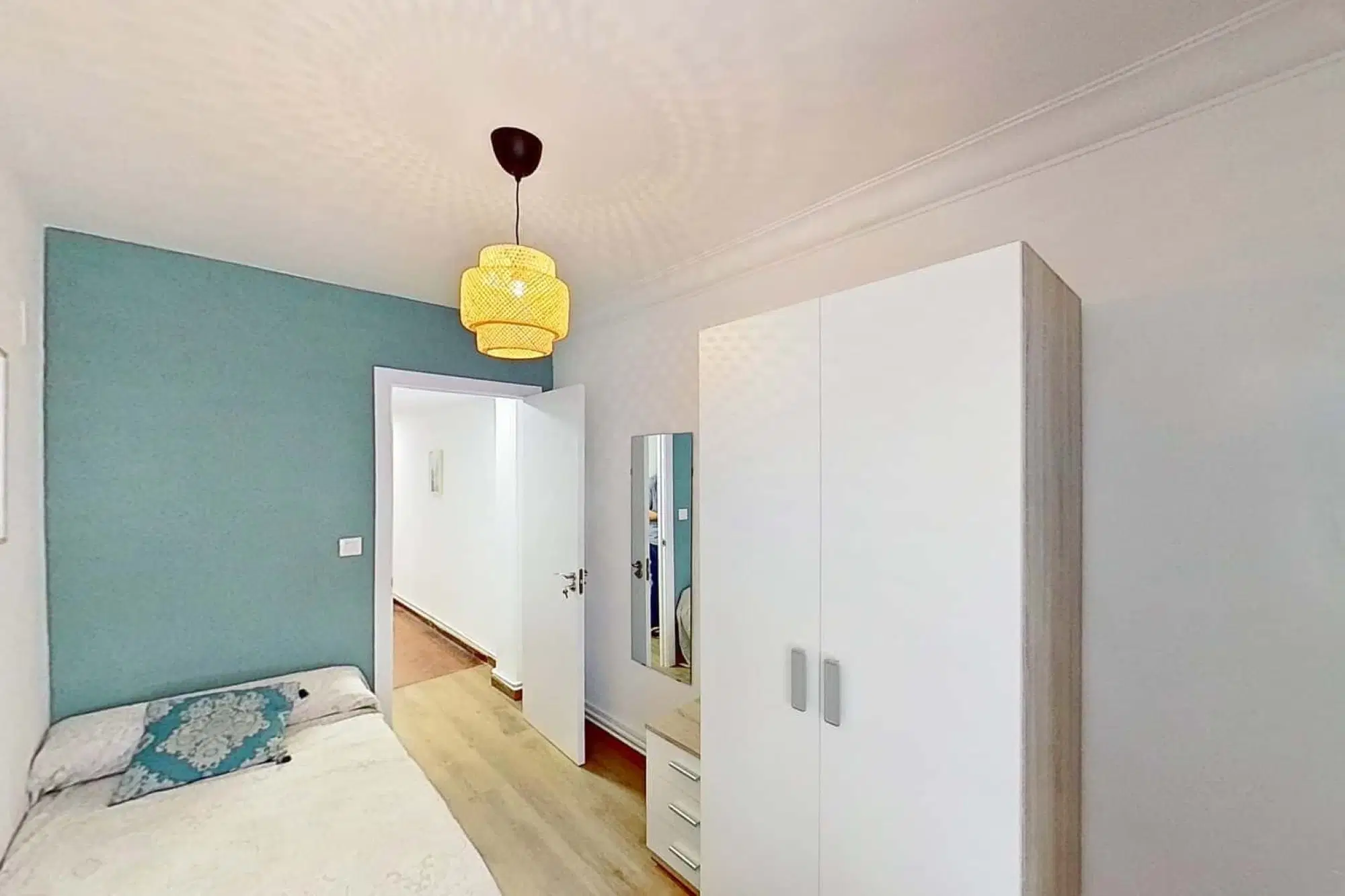 SPC 50017, Zaragoza – #122636: Room in 4 Bedroom 2 Bathroom (Calle De Domingo Ram)