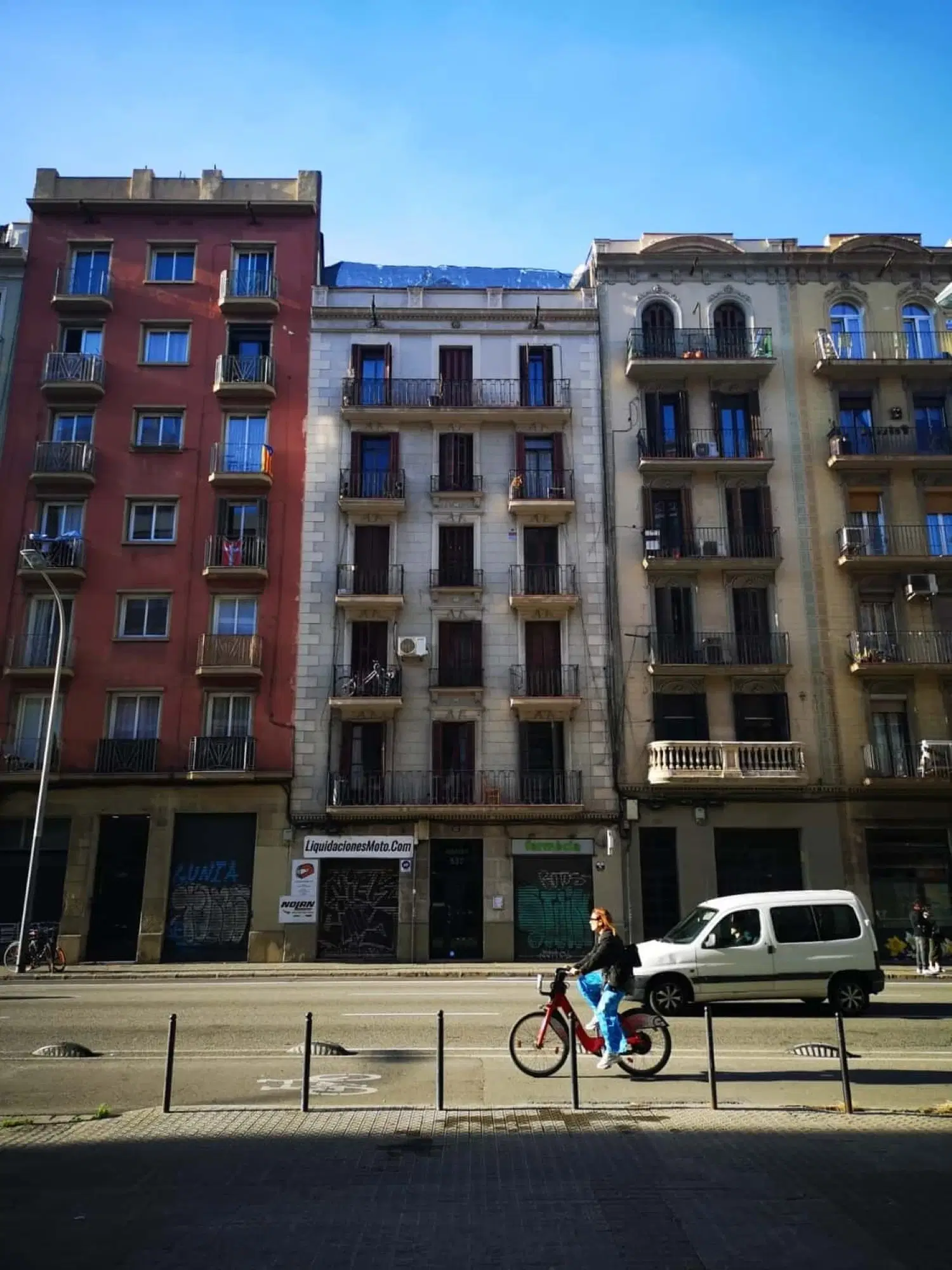 SPC 8026, Barcelona – Exterior