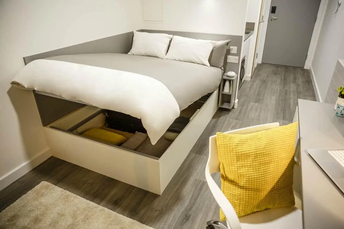 GoBritanya Lewisham Residence, London – Silver Studio - Standard View | Lower Level