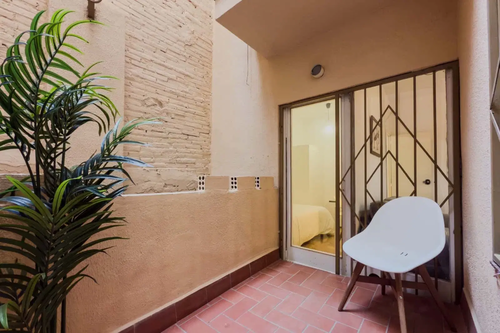 SPC 8004, Barcelona – Amenities