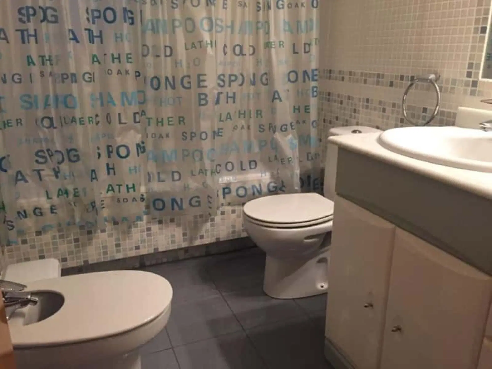 SPC 28041, Madrid – #72015: Room in 5 Bedroom 2 Bathroom (Calle De La Del Manojo De Rosas)