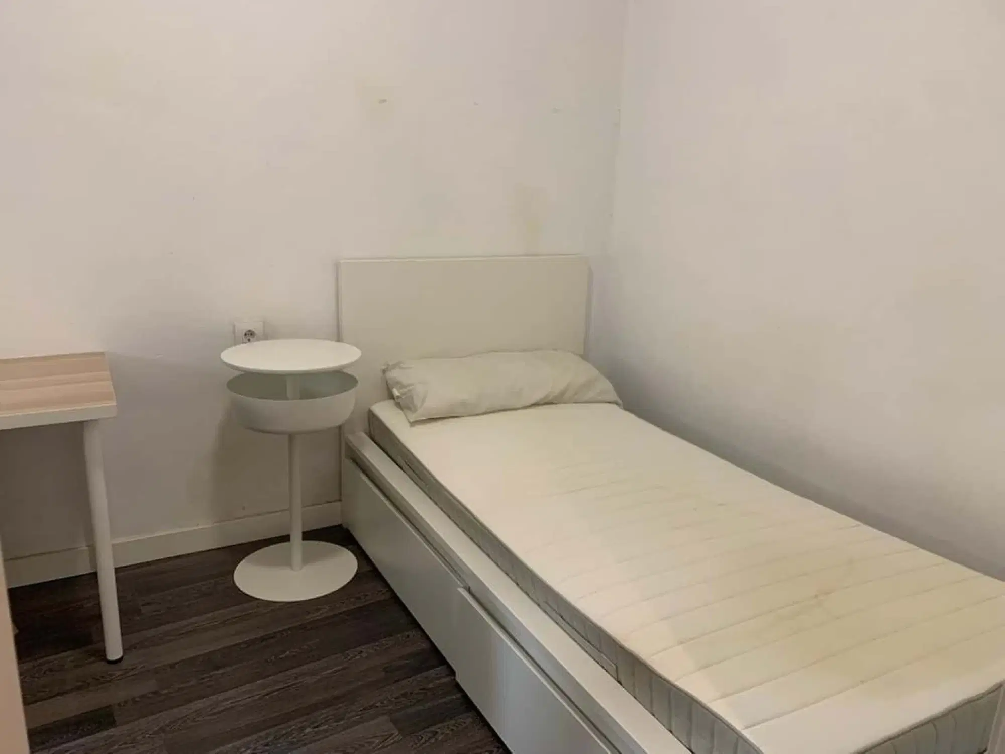 SPC 12006, Castelló De La Plana – #105860: Room in 5 Bedroom 2 Bathroom (Carrer Del Pintor Sorolla)