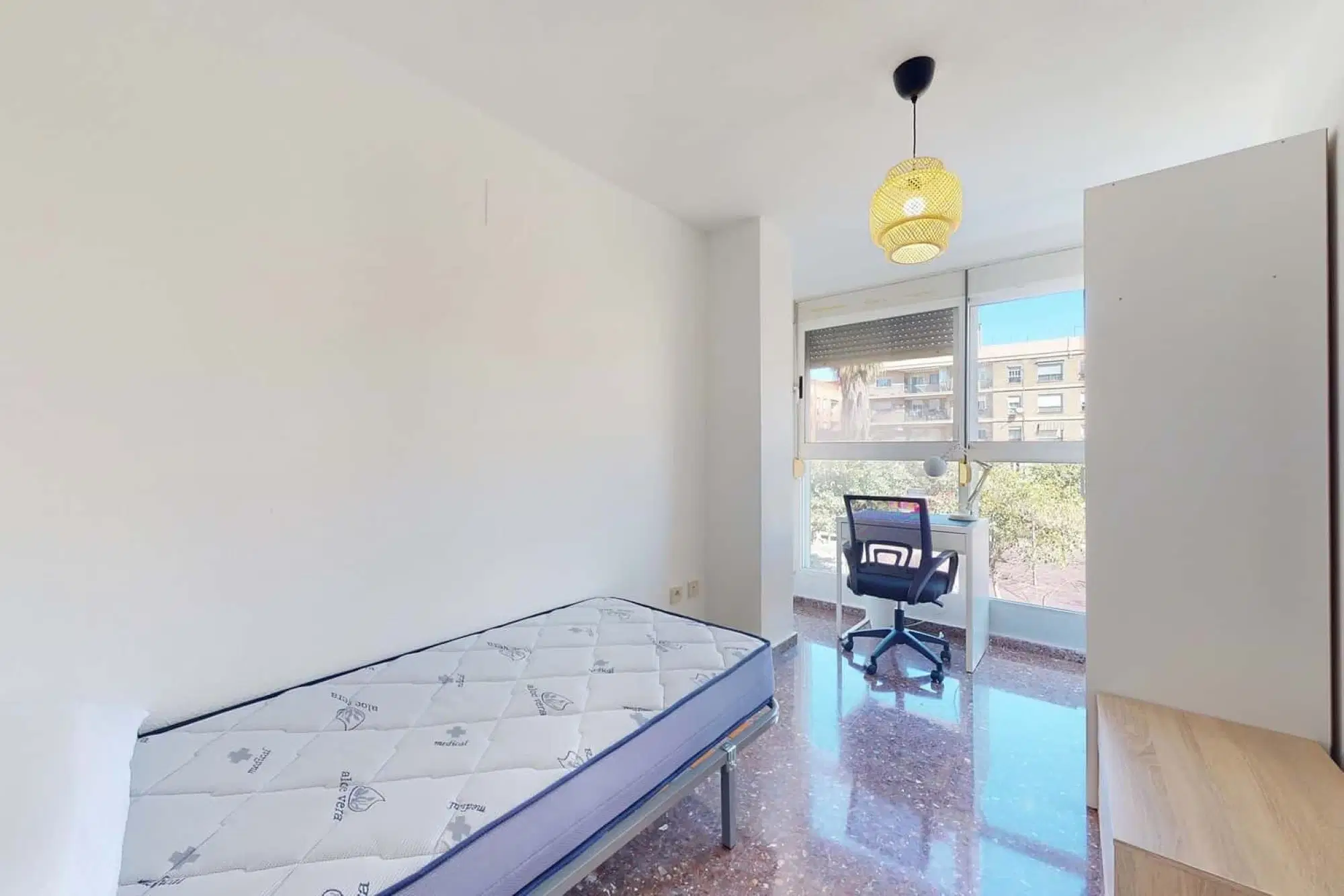 SPC 46024, Valencia – #107222: Room in 4 Bedroom 2 Bathroom (Carrer de Vidal de Blanes)