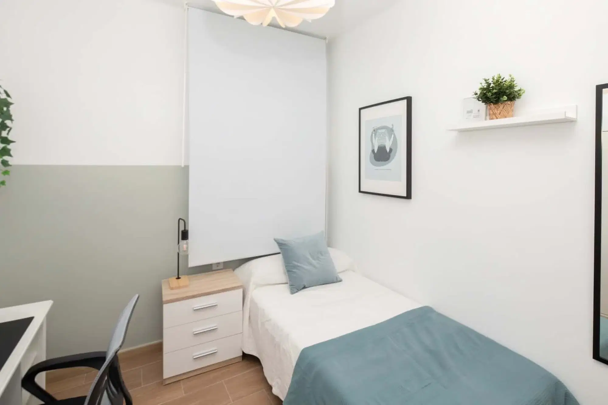 SPC 46018, Valencia – #157299: Room in 6 Bedroom 2 Bathroom (Carrer D'olimpia Arozena Torres)