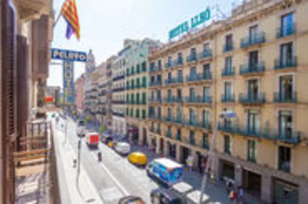 HC 8001, Barcelona – Exterior