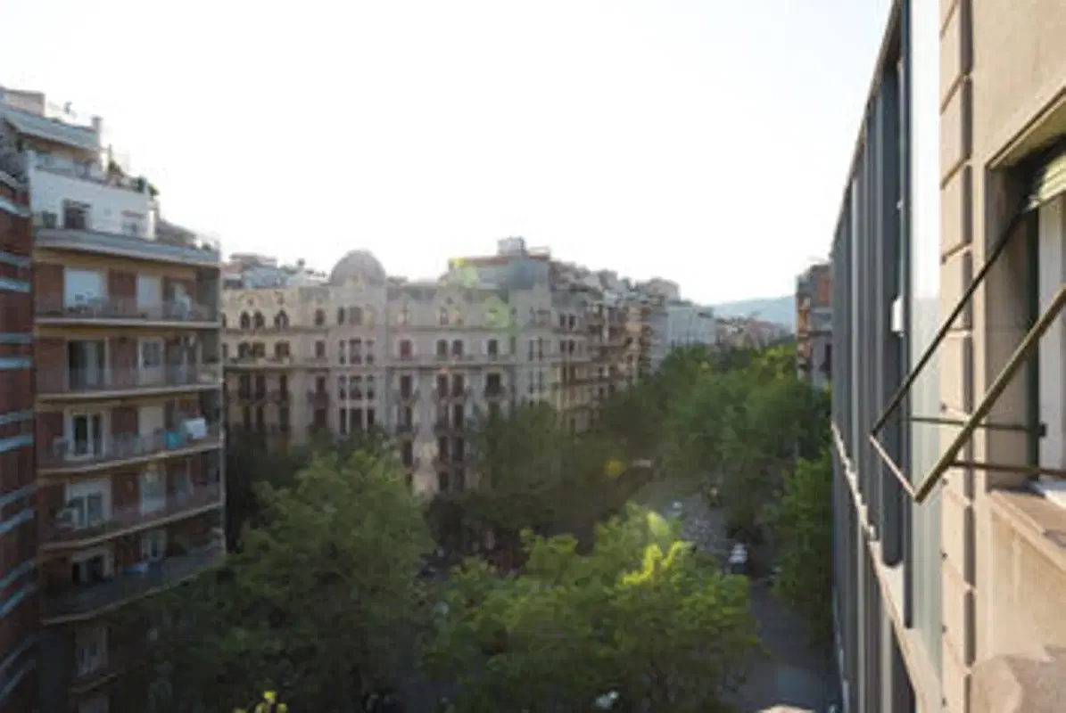 HC 8011, Barcelona – Exterior