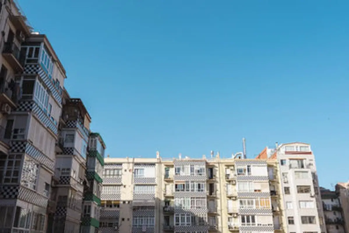 HC 8011, Barcelona – Exterior