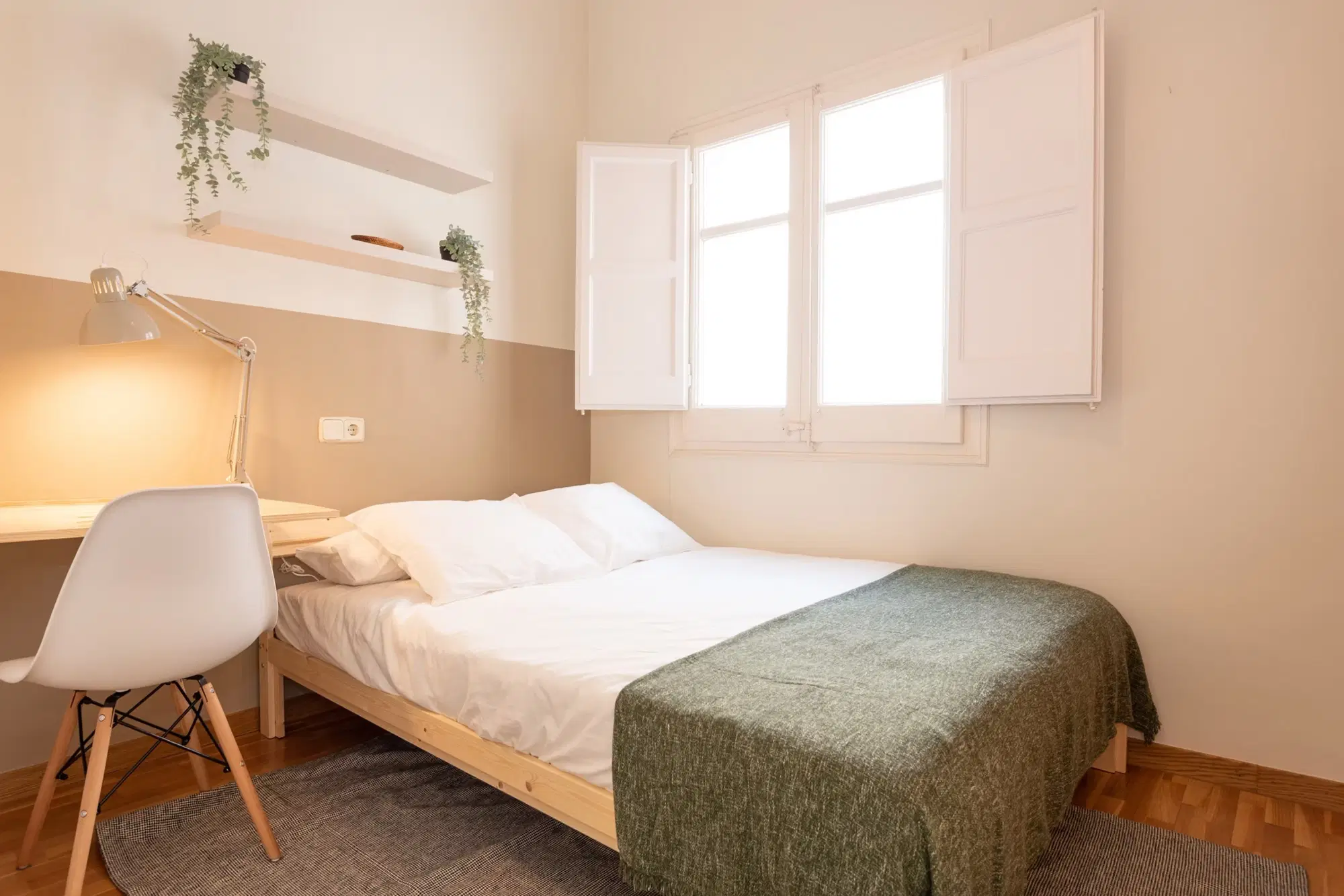 HC 8022, Barcelona – Room in 6 Bed 3 Bath | Atico