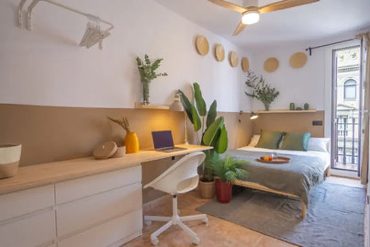 HC 8001, Barcelona – Room in 5 Bedroom 2 Bathroom | Pelai