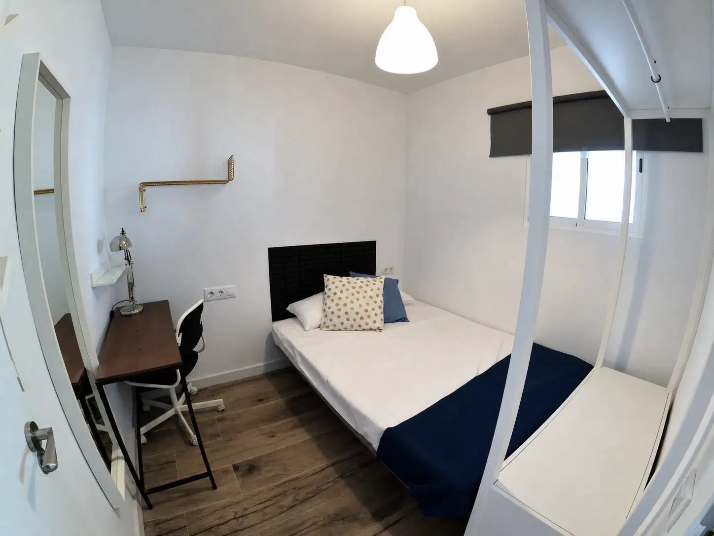 SPC 8906, L'Hospitalet De Llobregat – #130702: 5 Bedroom 2 Bathroom (Carrer Antiga Travessera)