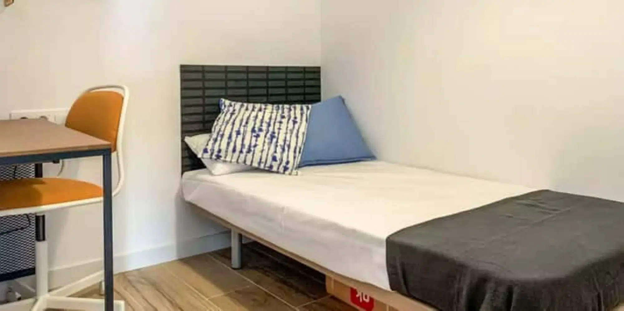 SPC 8906, L'Hospitalet De Llobregat – #133804: Room in 15 Bedroom 2 Bathroom (Carrer Antiga Travessera)