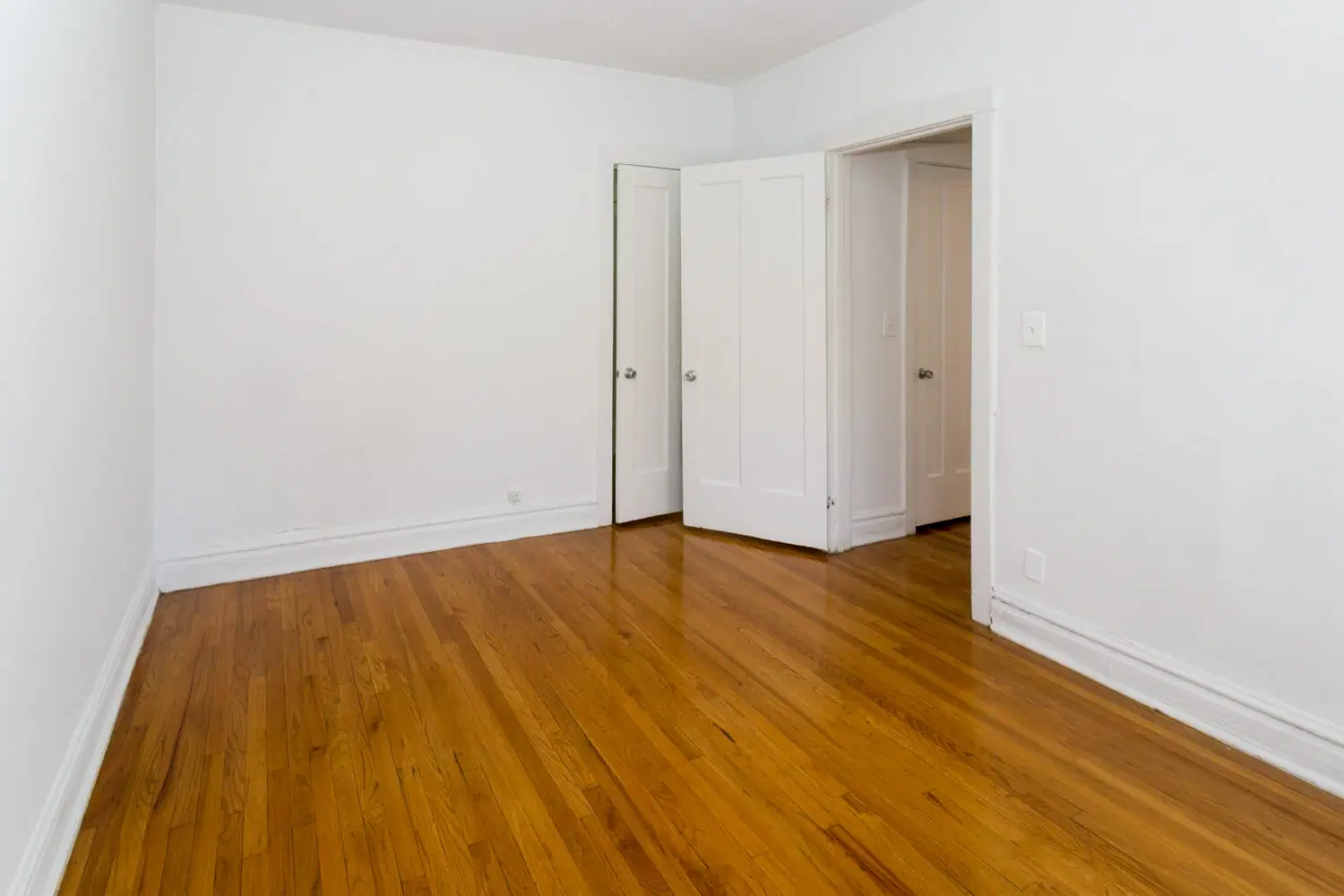 1101 E. Hyde Park Boulevard, Chicago – 3 Bed 1.5 Bath