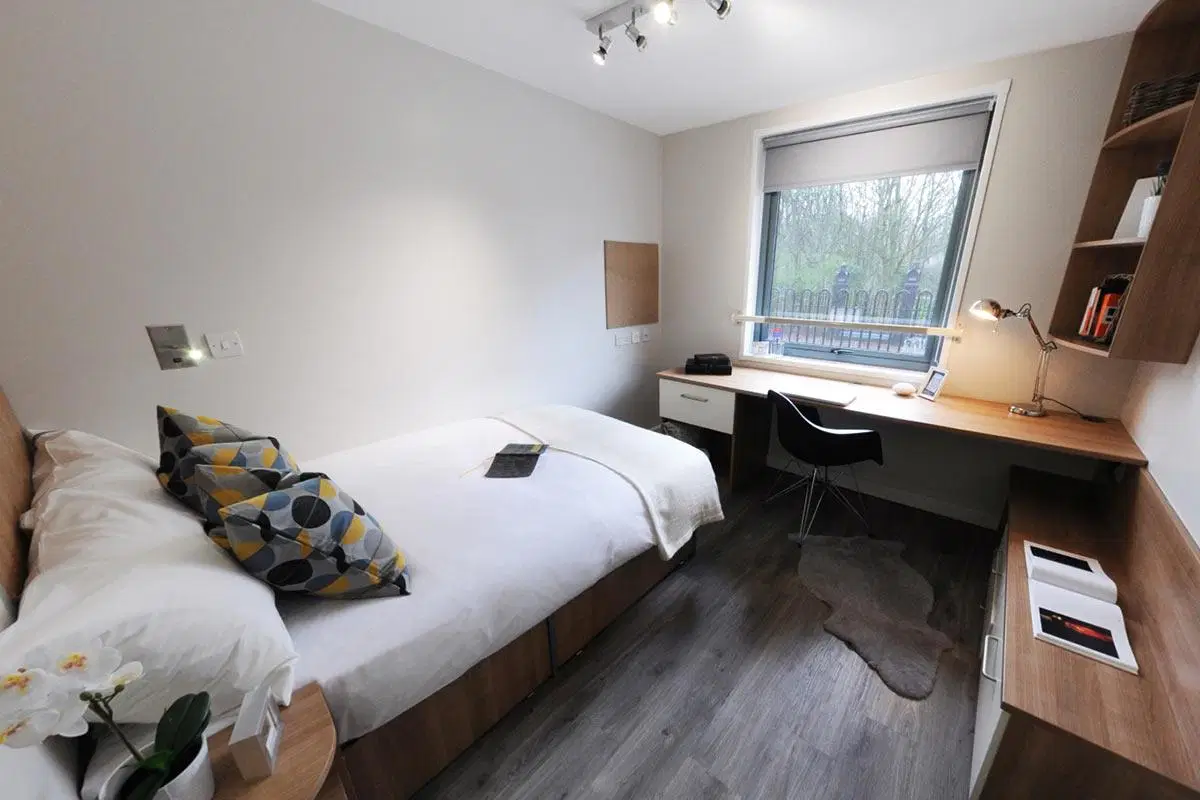 GoBritanya Islington Residence, London – Bronze En-Suite (Extra Large) - Standard View | Upper Level