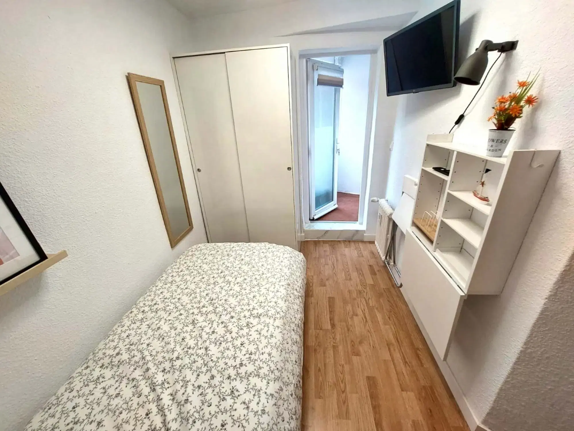 SPC 28043, Madrid – #184890: Room in 3 Bedroom 1 Bathroom (Calle De López De Hoyos)