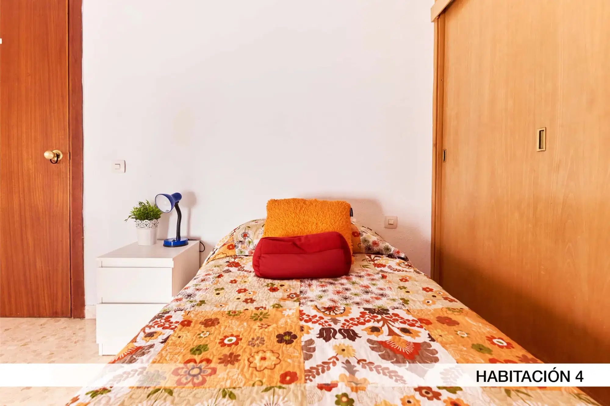 SPC 41010, Sevilla – #101645: Room in 5 Bedroom 2 Bathroom (Calle Farmaceutico Murillo Herrera)