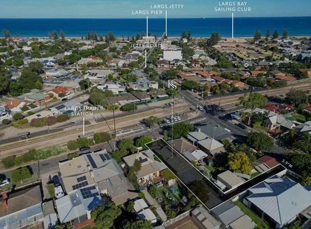 Room in a 4 Bedroom Apartment, 198 Mead St, Largs Bay, Australia SA 5016 – Exterior