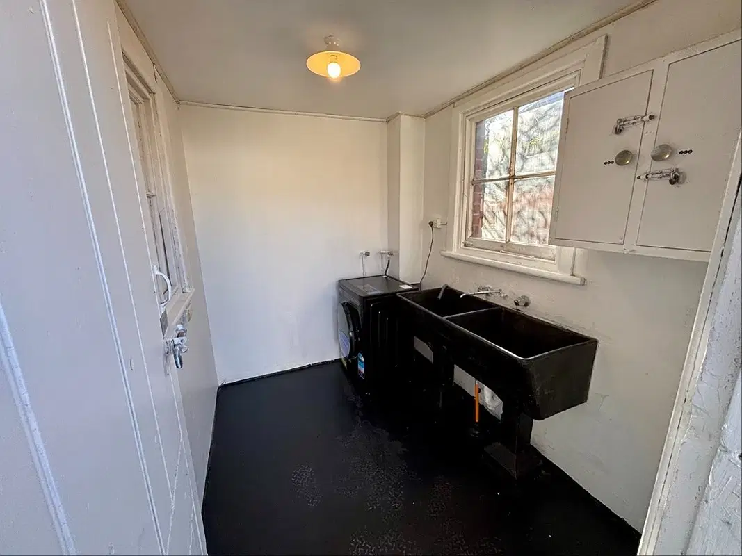 Room in a 4 Bedroom Apartment, 198 Mead St, Largs Bay, Australia SA 5016 – Amenities