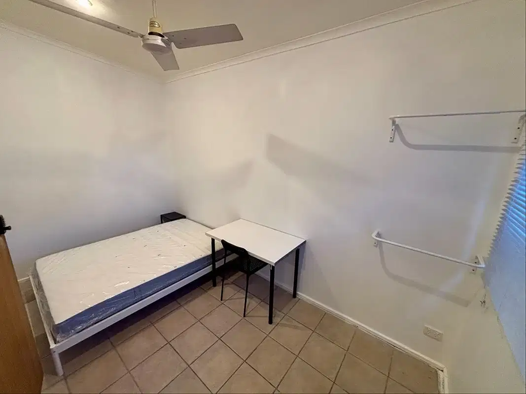Room in a 4 Bedroom Apartment, 198 Mead St, Largs Bay, Australia SA 5016