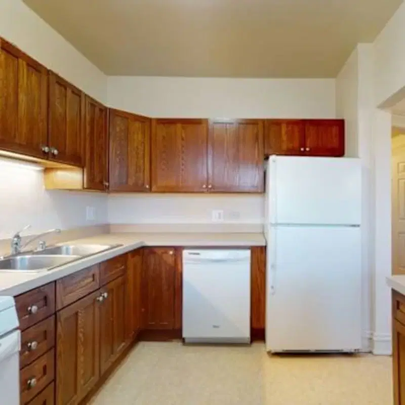 5623 S. Dorchester, Chicago – Kitchen