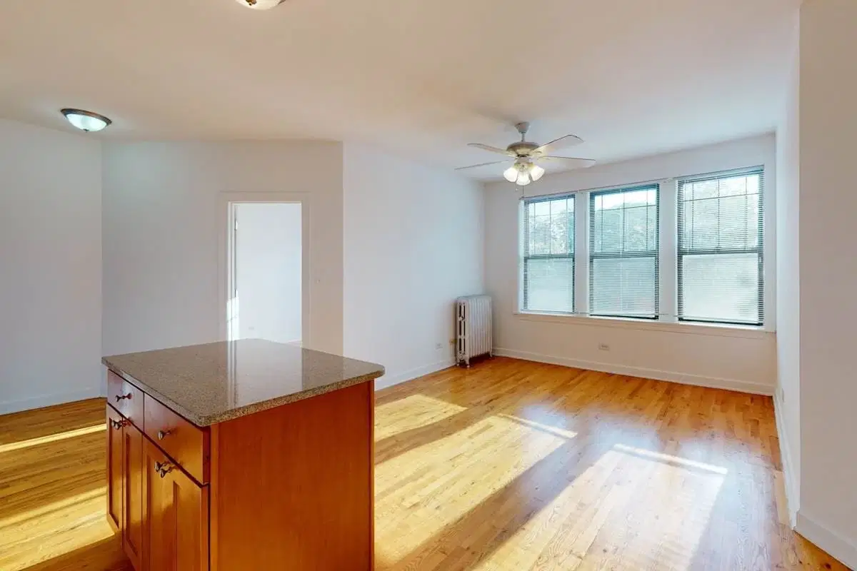 Woodlawn Court, Chicago – Common Area