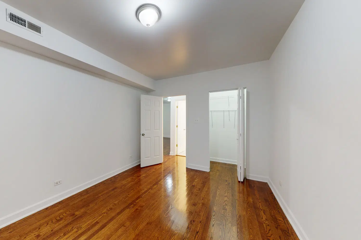 5222-38 S. Drexel Avenue, Chicago – Room