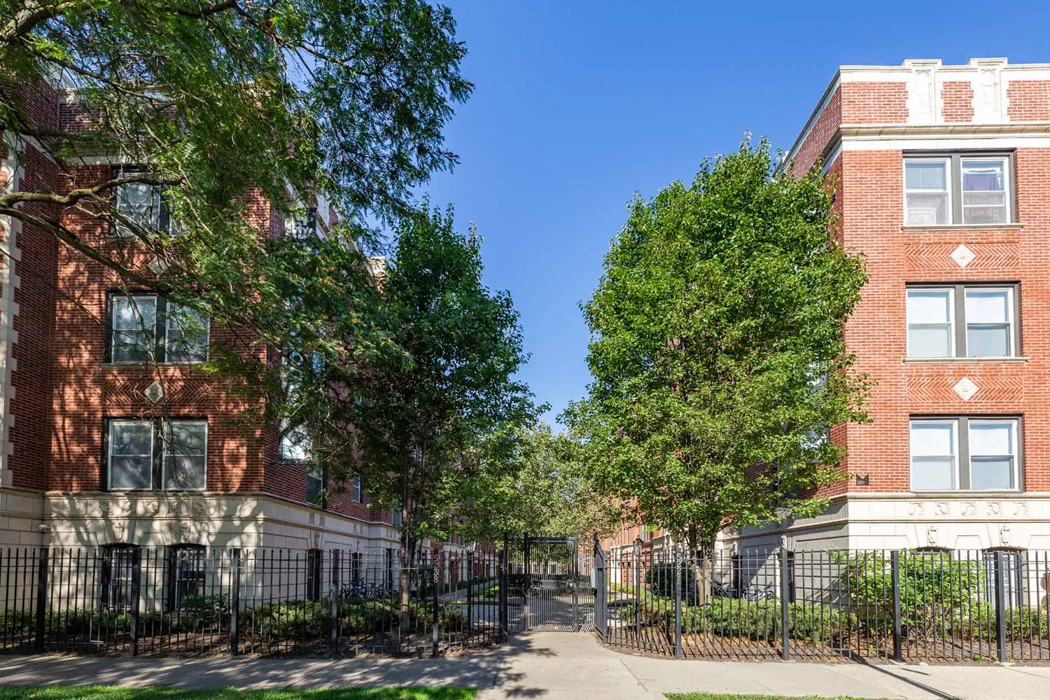 5222-38 S. Drexel Avenue, Chicago – Exterior